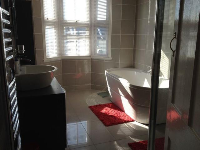 Beautiful furnished 4 bedroom Brighton townhouse –