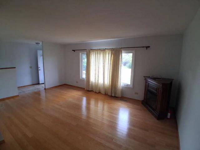 Beautiful house, 3 min from LRT Southgate station
