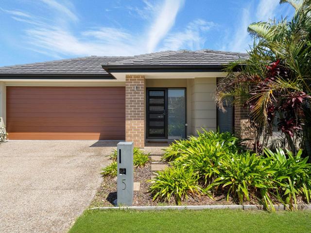 beautiful home in the heart of gainsborough greens