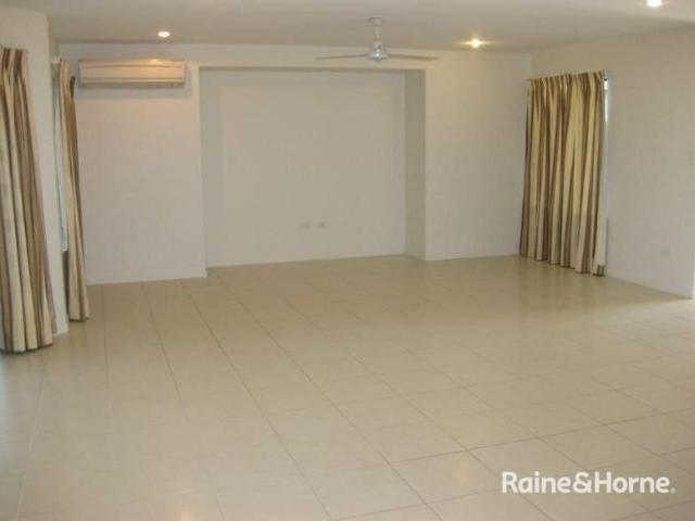 Beautiful Home in the Tropical Ooralea Estate