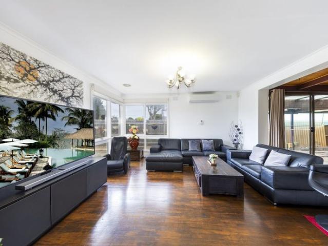 Beautiful Home in a Prime Melton Location !