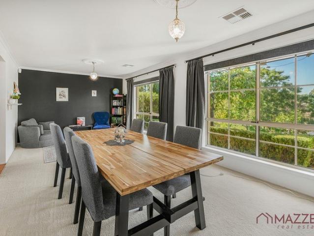 Beautiful Home in a Sought After Pocket!