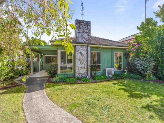 Beautiful home in popular Ballarat East