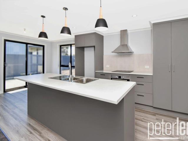 Beautiful Home in Quiet Location