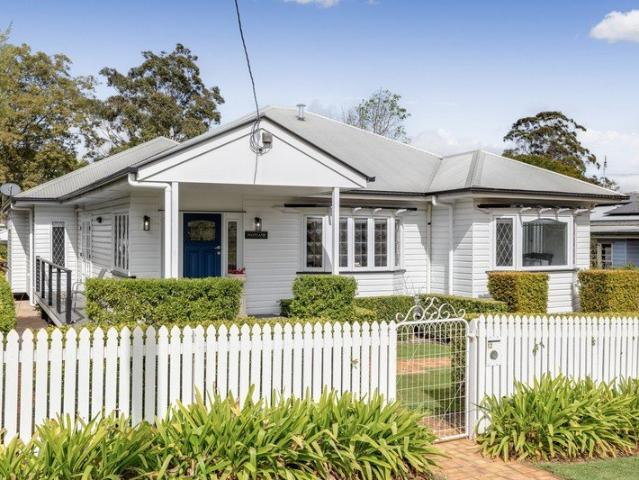 Beautiful Home + Income Producing Granny Flats Smart Investing Starts Here!