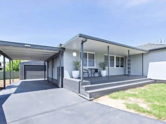 Beautiful home located in quiet cul de sac in West Dubbo