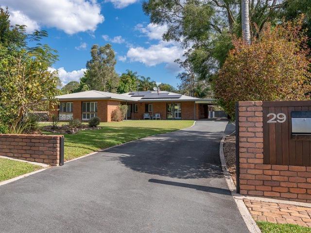 Beautiful Home on Extra Large Block