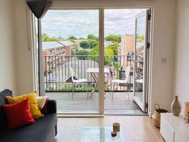 Beautiful Hackney flat to sublet 1 month