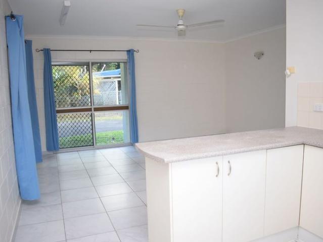 BEAUTIFUL HALF DUPLEX – PET FRIENDLY – PEACEFUL LOCATION