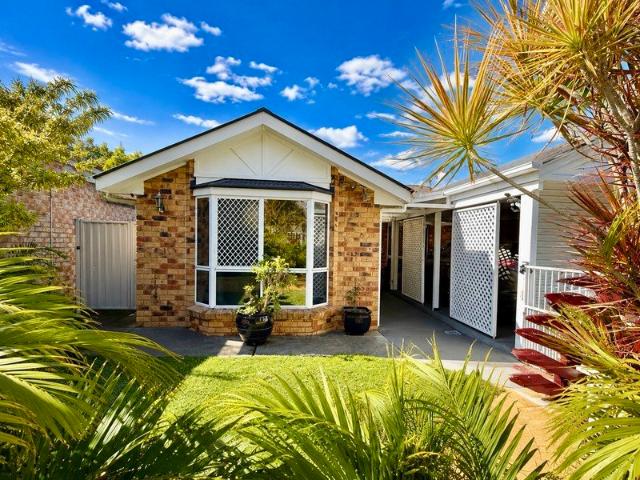 Beautiful & Imacculate Home