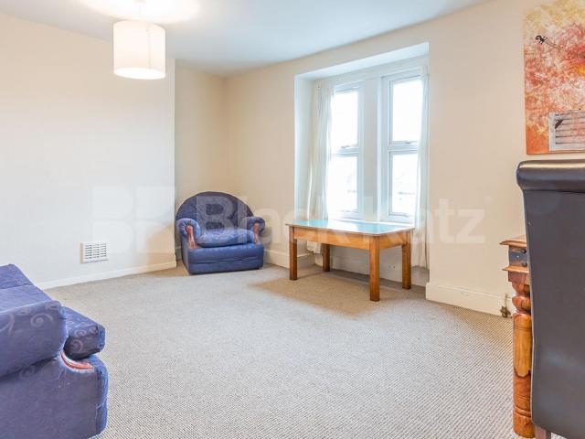 Beautiful one bedroom apartment set in a period conversion