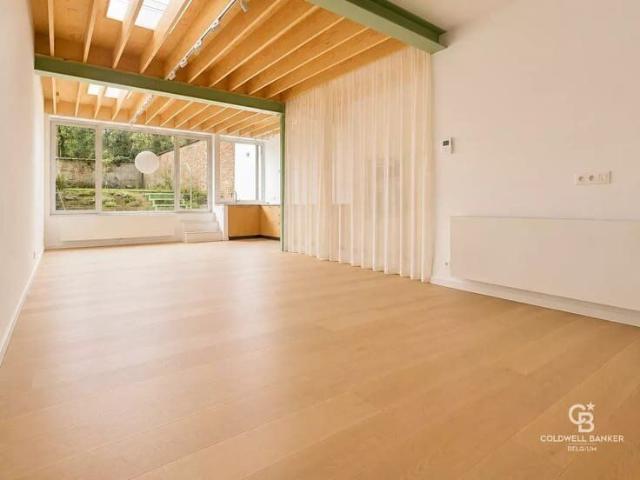 Beautiful One Bedroom Apartment with Terrace and Large Garde