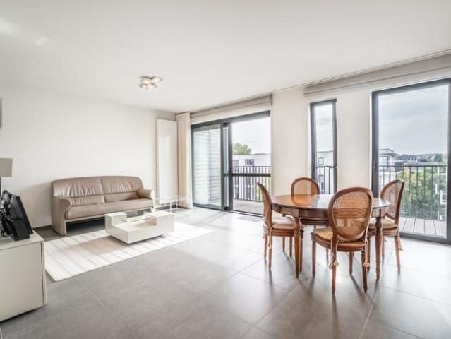 Beautiful one bedroom apartment with terrace,ideally located