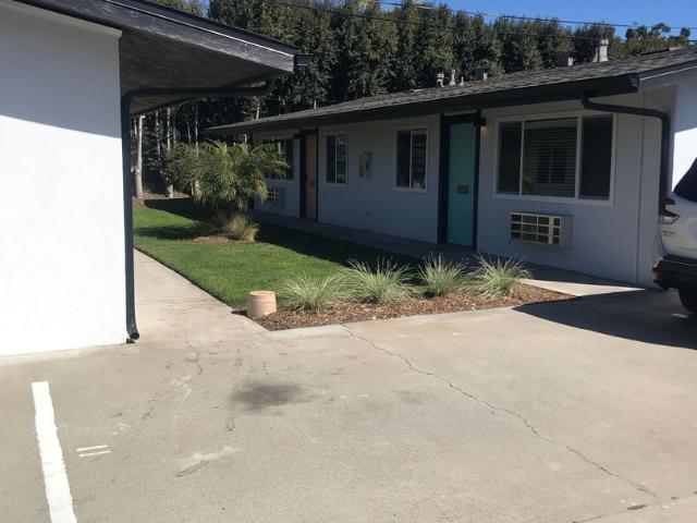 Beautiful One Bedroom in the heart of Carlsbad! Blocks from the beach!