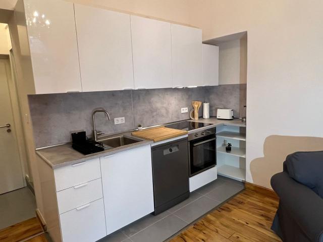 Beautiful old building with 3.60 ceiling height Rödelheim, Frankfurt Amsterdam Apartments for Rent