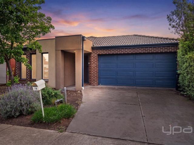 BEAUTIFUL OPPORTUNITY IN BROOKFIELD!