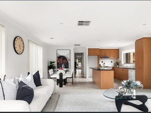BEAUTIFUL LOW MAINTENANCE FAMILY HOME