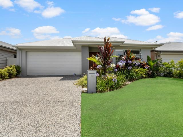 Beautiful, Low Maintenance Home located in PROMENADE