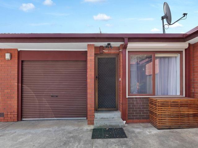 Beautiful low maintenance living!
