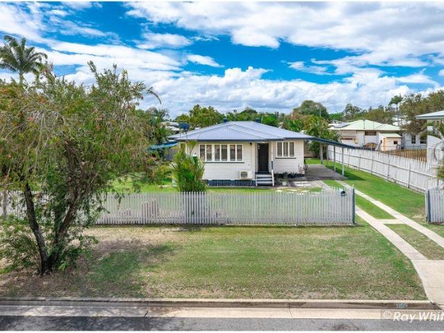 Beautiful Lowset Home with Renovated Kitchen & Bathroom