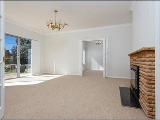 Beautiful Lake Albert Home – 6‑Month Lease Only