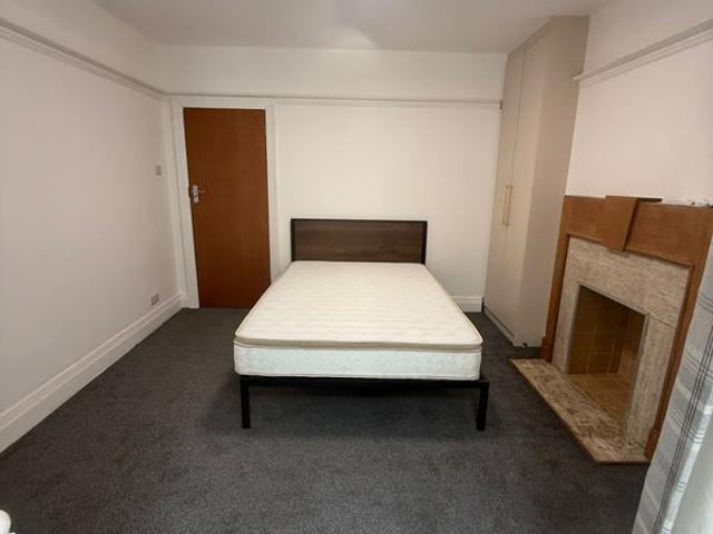 Beautiful Large Studio Flat for Rent in Heston