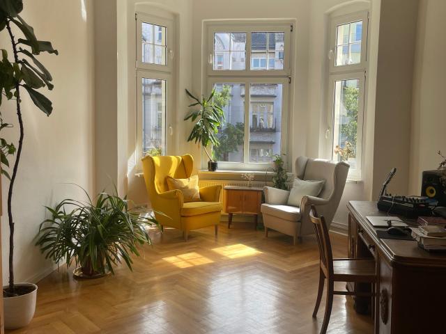 Beautiful large period apartment in Friedenau