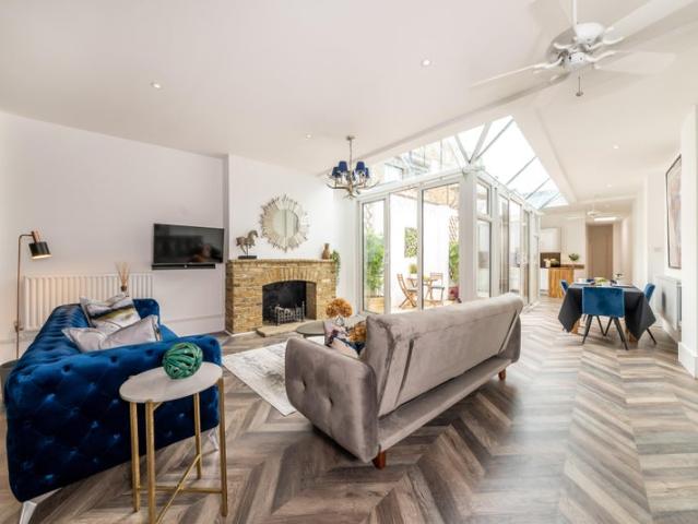 Beautiful large quiet house in Earls Court