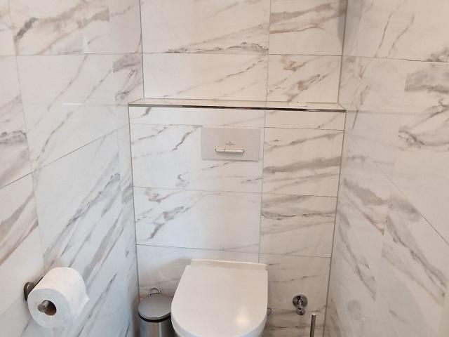 Beautiful, luxurious 1 room attic apartment, Berlin Amsterdam Apartments for Rent
