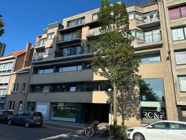 Beautiful move in ready 2 bedroom apartment: Open view on t