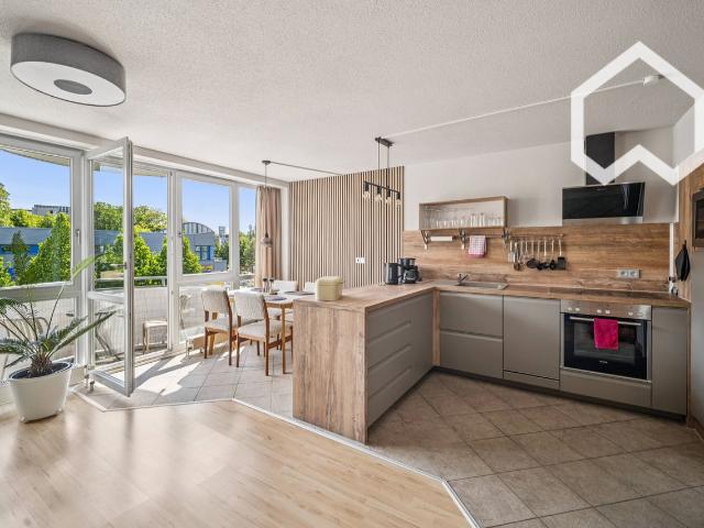 Beautiful, modern and bright apartment near Waldschlösschen, Dresden Amsterdam Apartments for Rent