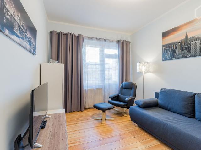 Beautiful modern apartment in a desirable residential area with excellent public transportations, Berlin Amsterdam Apartments for Rent