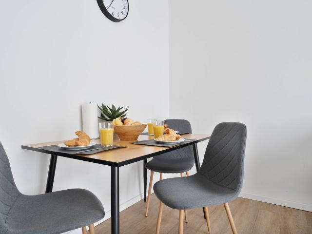 Beautiful & modern double bed studio in the center, Dortmund Amsterdam Apartments for Rent