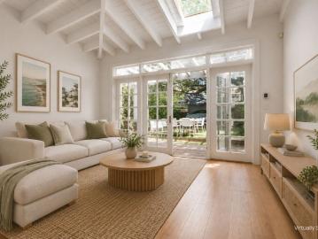BEAUTIFUL MODERN FAMILY HOME IN A QUIET TREE LINED STREET