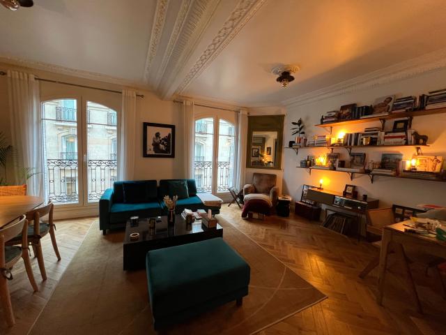 Beautiful & modern flat in vibrant neighborhood
