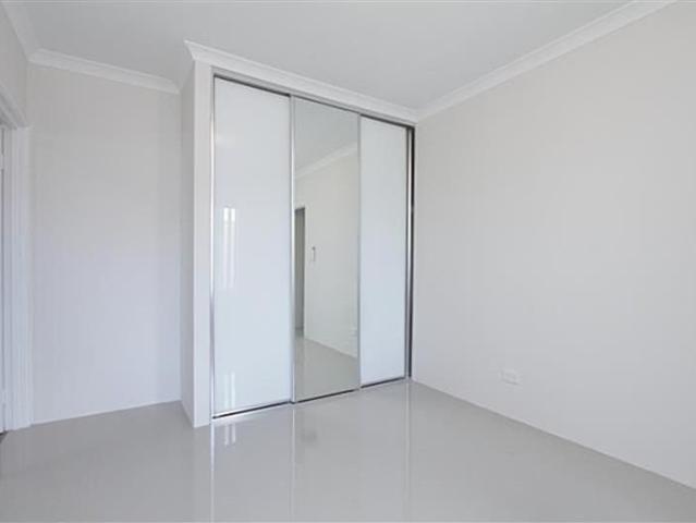 BEAUTIFUL MODERN HOME WITH ALFRESCO DINING AREA IN EAST CANNINGTON