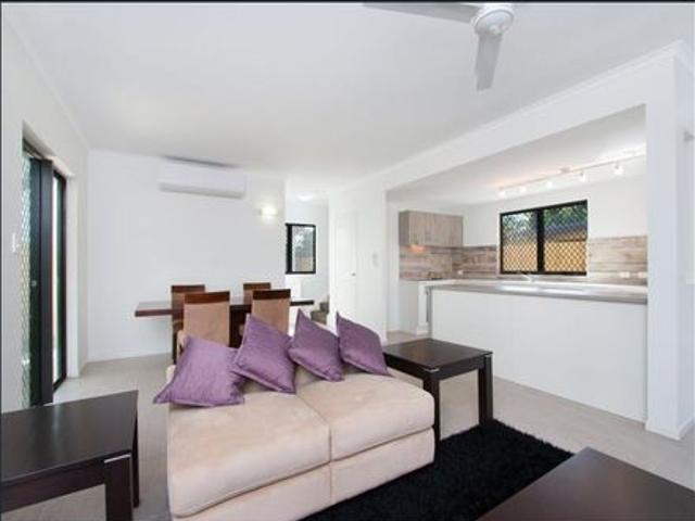 BEAUTIFUL MODERN TOWNHOUSE CLOSE TO CBD