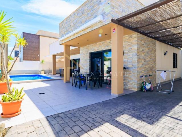 Beautiful modern villa available for rent until June
