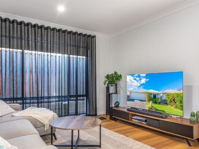 Beautiful Modern 3 Bedroom Home!