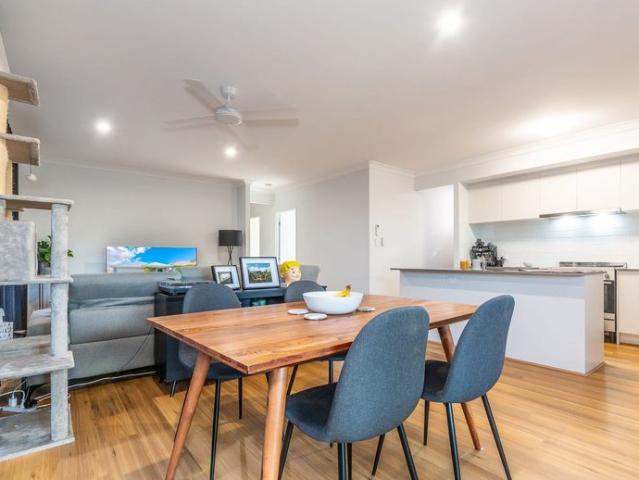 Beautiful Modern 3 Bedroom Home !
