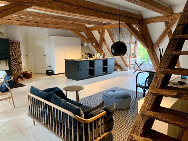 Beautiful Maisonette in Old Town 200m to Lake Promenade/ Parking/ Furnished