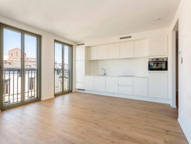 Beautiful new build apartment with 2 bedrooms and a terrace