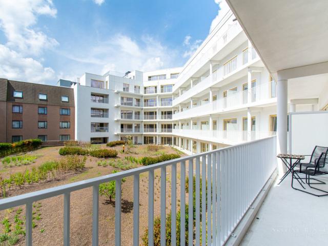 Beautiful new construction app. 2br furnished with TERRACE