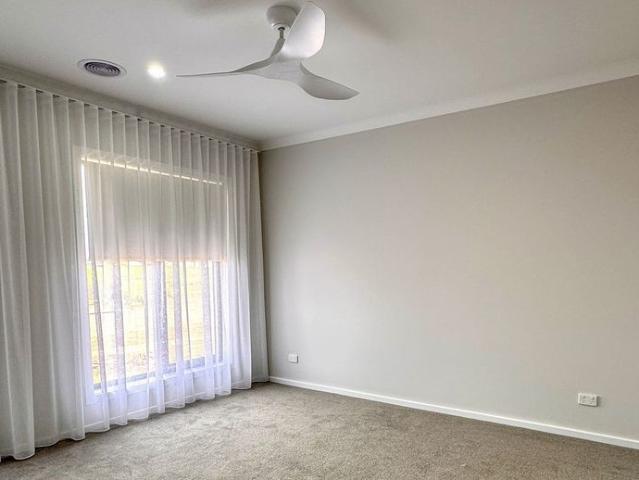 Beautiful new home for lease $585.00 per week