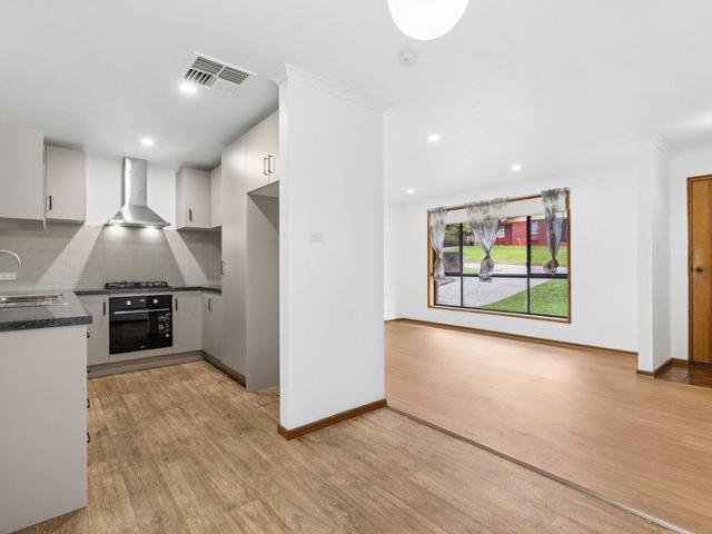 BEAUTIFUL NEW KITCHEN, BONUS RUMPUS & ROOM FOR THE BOAT OR CARAVAN!