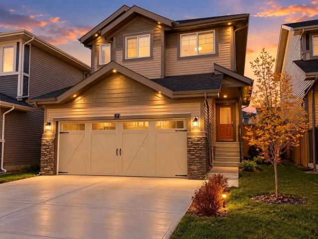BEAUTIFUL NEWER HOME FOR RENT – HEARTLAND, COCHRANE — 3 Bedrooms+ Den House