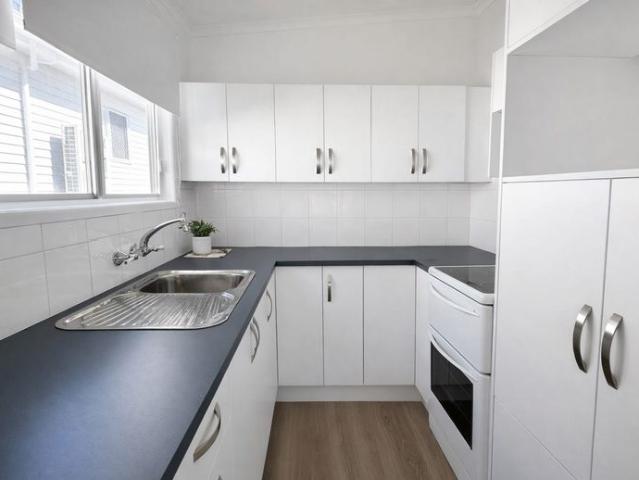 Beautiful newly renovated home in the heart of Redcliffe!