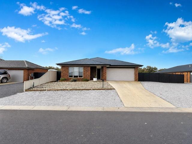 Beautiful Near New Four Bedroom Family Home