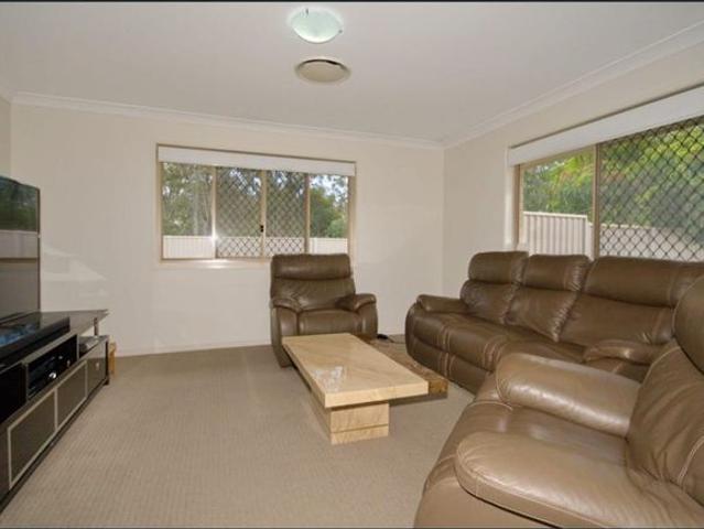 BEAUTIFUL, NEAT AND TIDY LOW SET FAMILY HOME