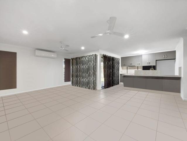 BEAUTIFUL SOUGHT OUT SUBURB OF OORALEA